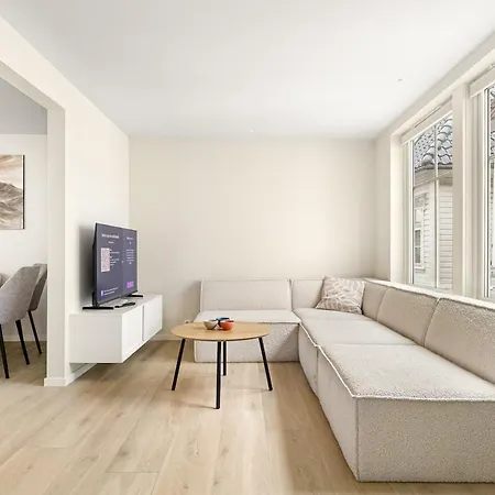 Modern 2-story With 4 Bedrooms 卑爾根