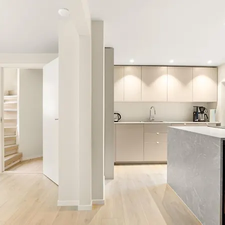 Modern 2-story With 4 Bedrooms 卑爾根