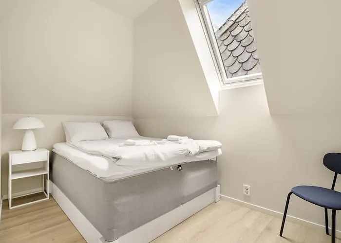 Modern 2-story With 4 Bedrooms 卑爾根